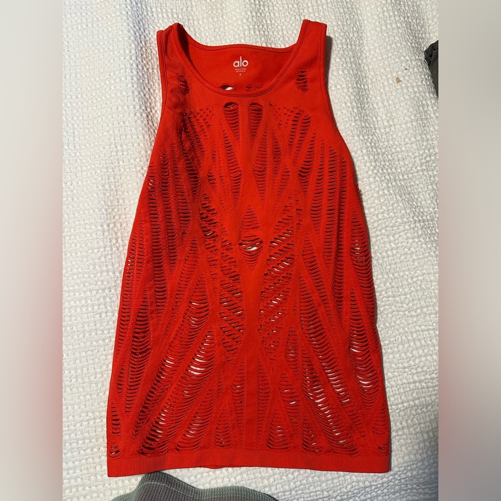 Alo yoga workout tank perfect for Pilates and then a coffee run!